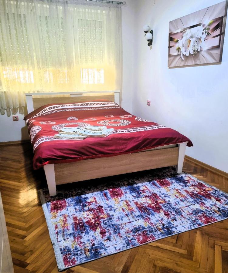 A&P Apartments Skopje Bagian luar foto