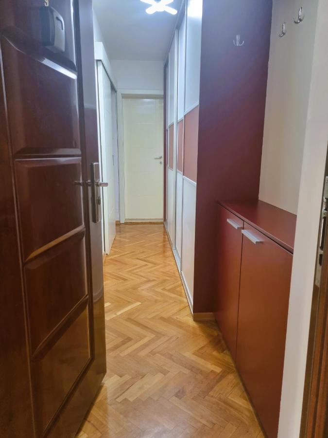 A&P Apartments Skopje Bagian luar foto